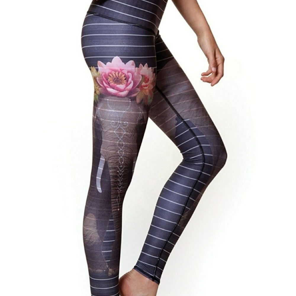 Teeki Yoga Pants Love the Elephant Hot Pant Size M